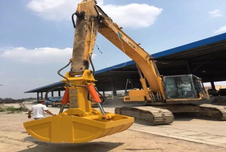 山東天諾工程機(jī)械有限公司供貨屬具油缸